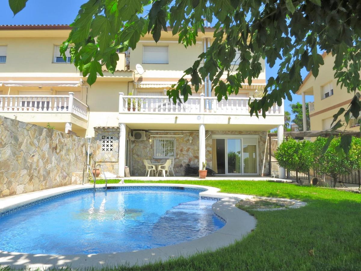 Villa Carolina Mataró Екстериор снимка